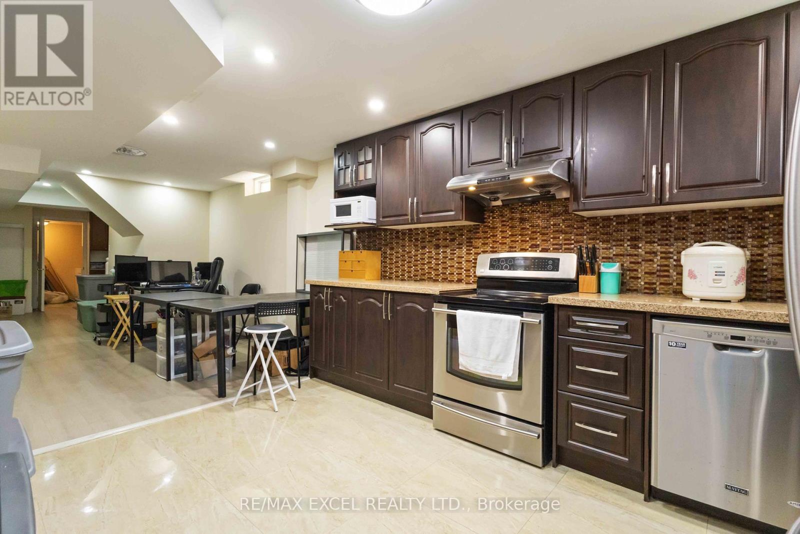 












23 PINECLIFF AVENUE

,
Markham (Cornell),




Ontario
L6B0K3

