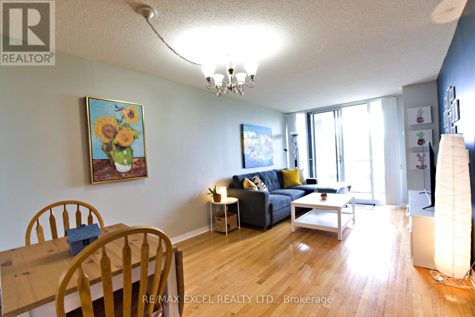 












410 - 19 NORTHERN HEIGHTS DRIVE

,
Richmond Hill (Langstaff),




Ontario
L4S4M4

