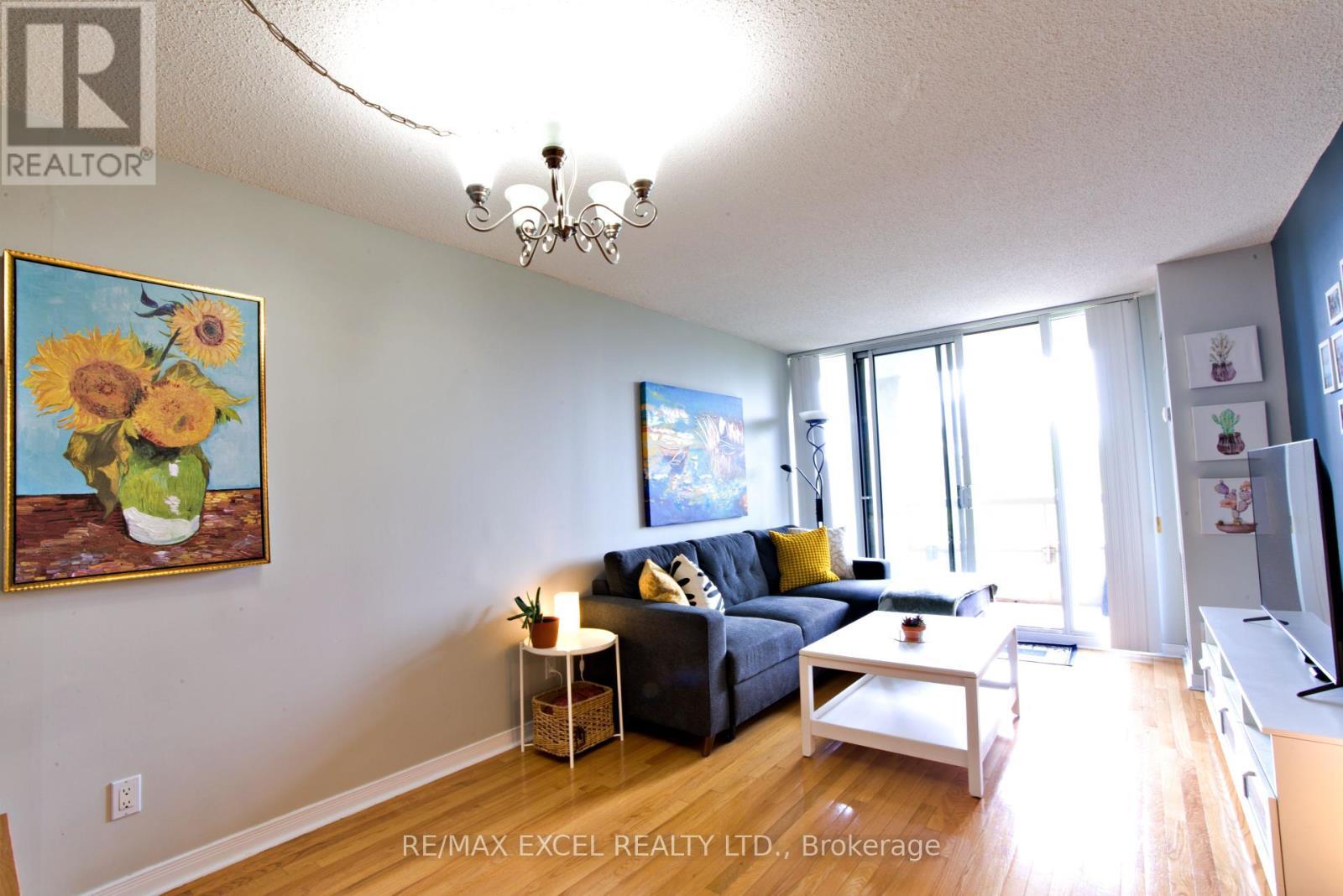 












410 - 19 NORTHERN HEIGHTS DRIVE

,
Richmond Hill (Langstaff),




Ontario
L4S4M4

