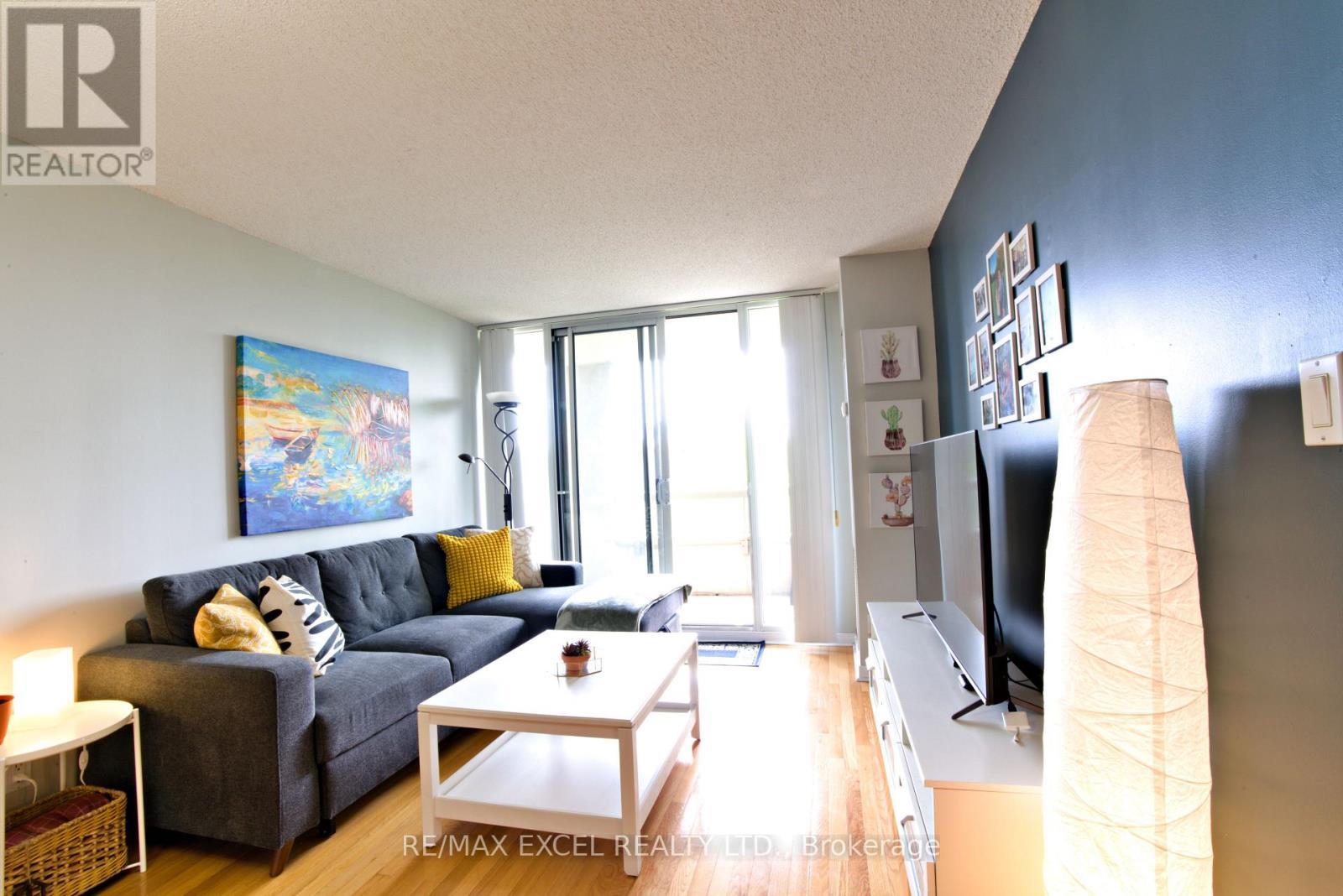 












410 - 19 NORTHERN HEIGHTS DRIVE

,
Richmond Hill (Langstaff),




Ontario
L4S4M4

