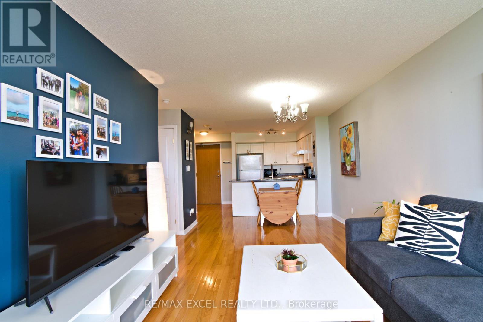 












410 - 19 NORTHERN HEIGHTS DRIVE

,
Richmond Hill (Langstaff),




Ontario
L4S4M4

