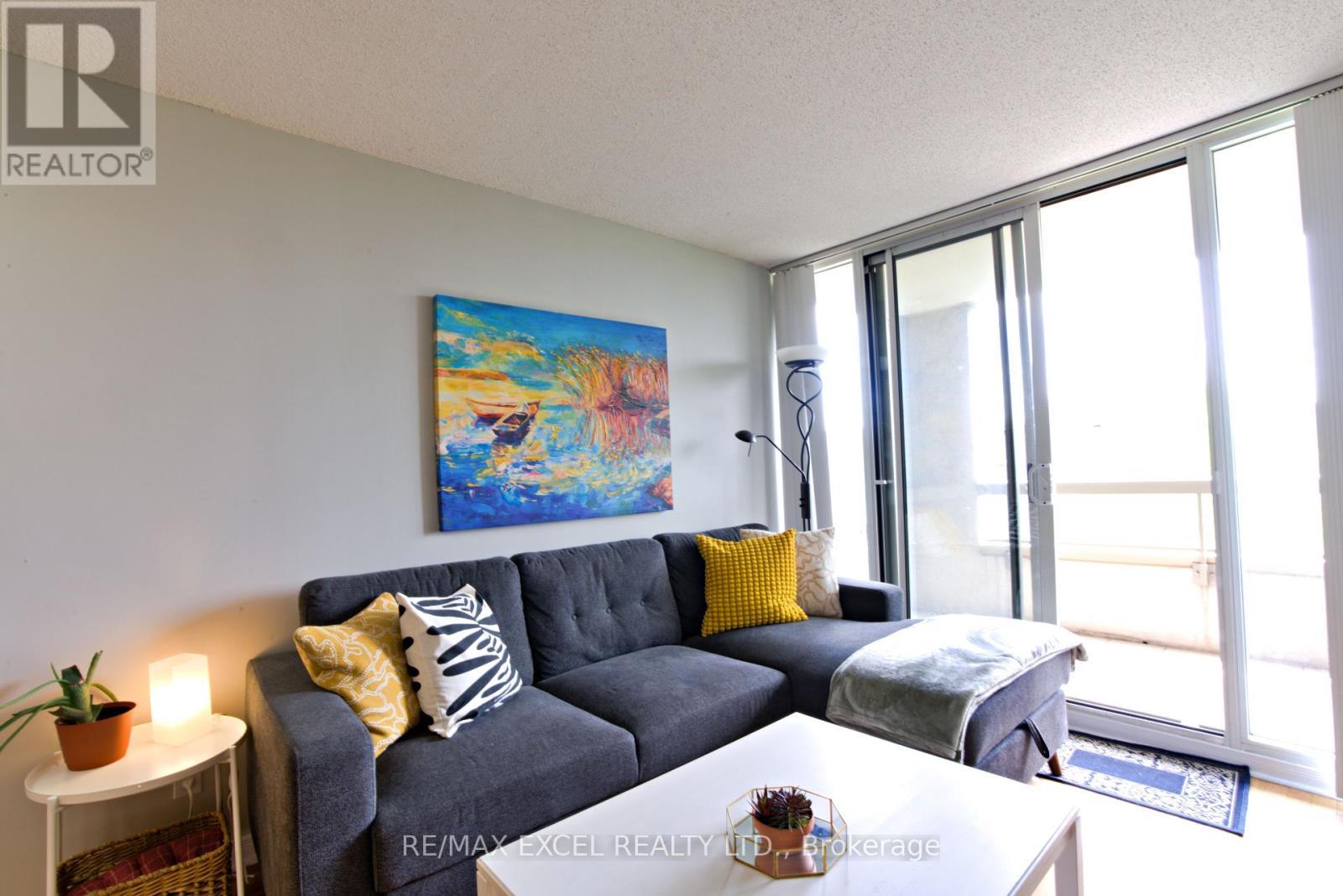 












410 - 19 NORTHERN HEIGHTS DRIVE

,
Richmond Hill (Langstaff),




Ontario
L4S4M4

