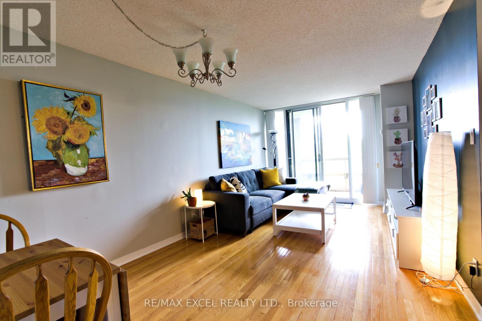 












410 - 19 NORTHERN HEIGHTS DRIVE

,
Richmond Hill (Langstaff),




Ontario
L4S4M4

