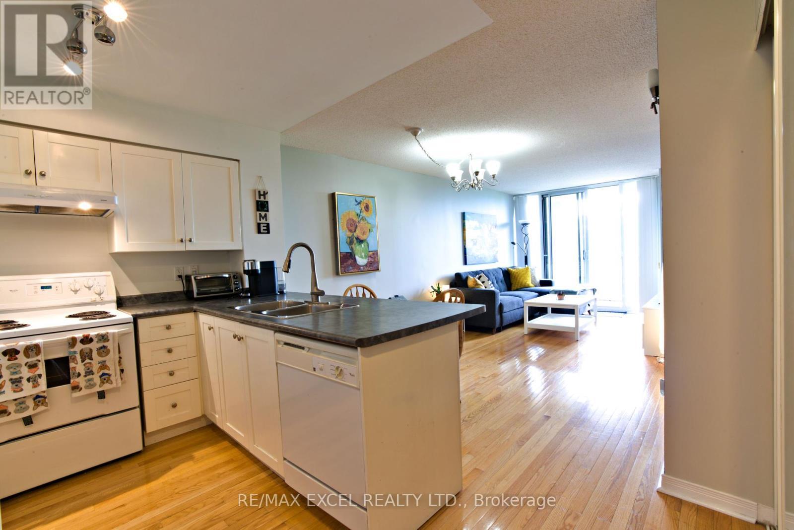 












410 - 19 NORTHERN HEIGHTS DRIVE

,
Richmond Hill (Langstaff),




Ontario
L4S4M4

