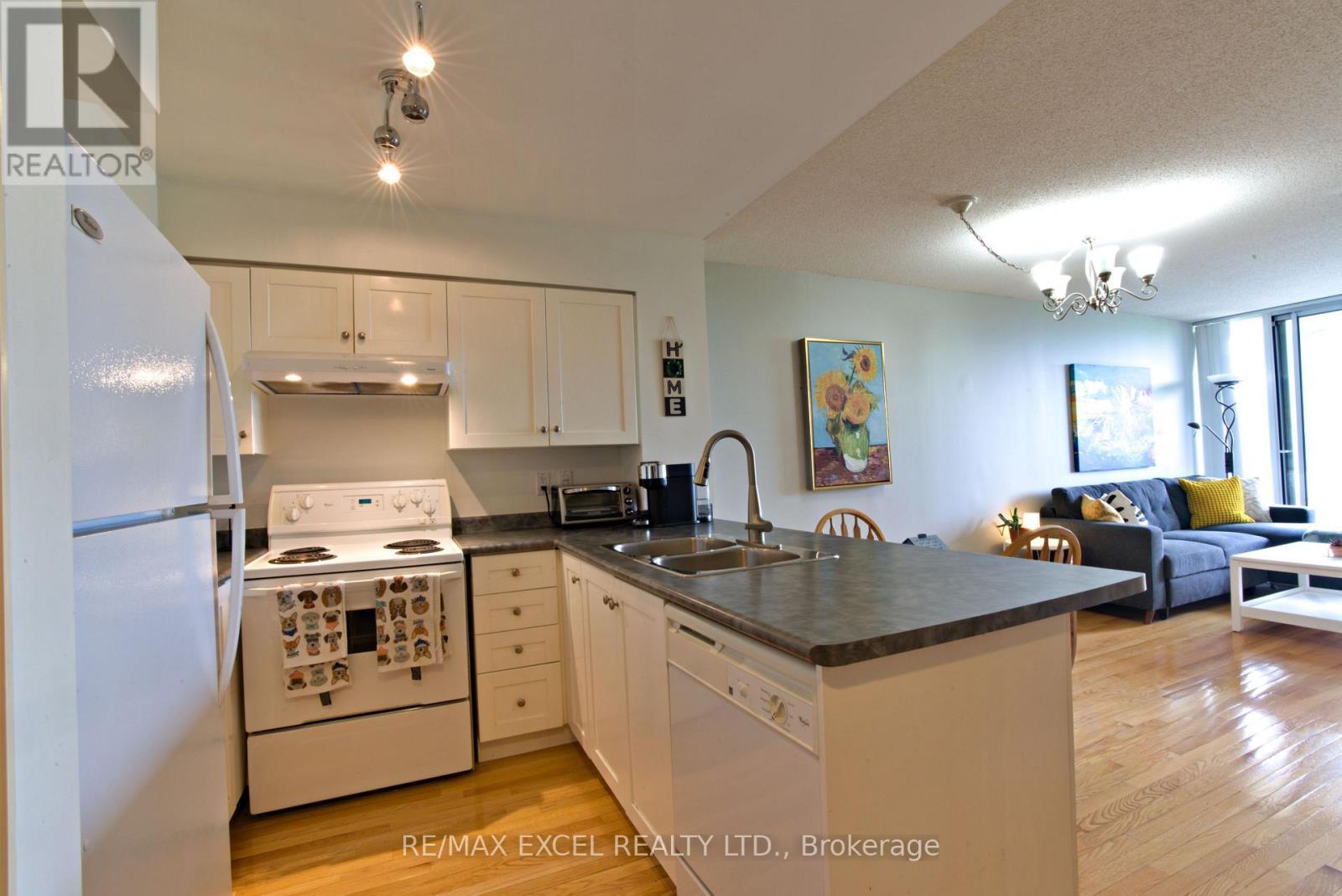 












410 - 19 NORTHERN HEIGHTS DRIVE

,
Richmond Hill (Langstaff),




Ontario
L4S4M4

