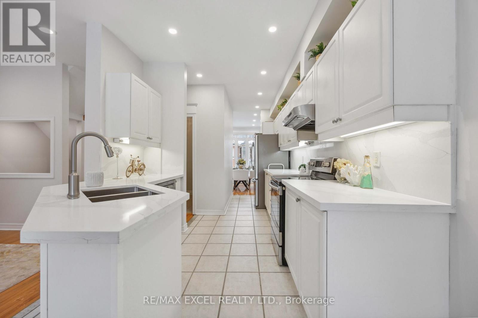 












66 - 255 SHAFTSBURY AVENUE

,
Richmond Hill (Westbrook),




Ontario
L4C0L9

