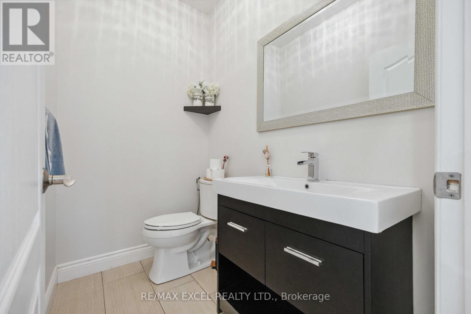












66 - 255 SHAFTSBURY AVENUE

,
Richmond Hill (Westbrook),




Ontario
L4C0L9

