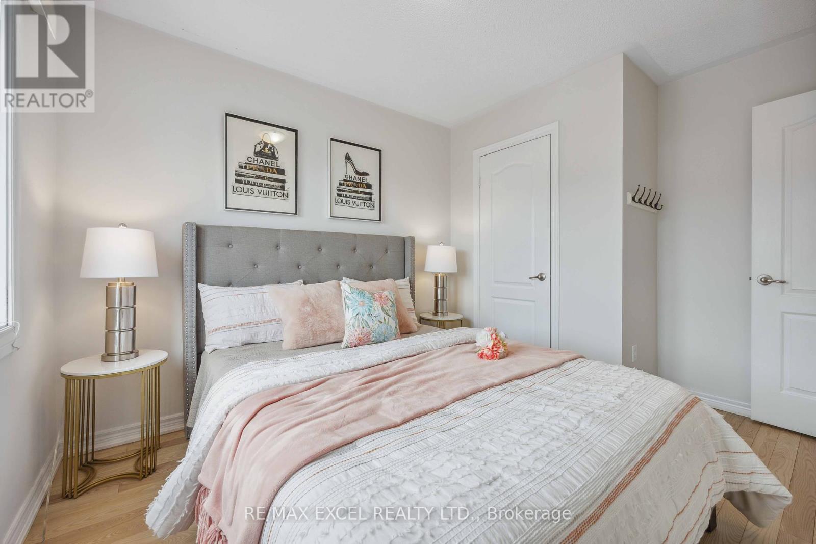 












66 - 255 SHAFTSBURY AVENUE

,
Richmond Hill (Westbrook),




Ontario
L4C0L9

