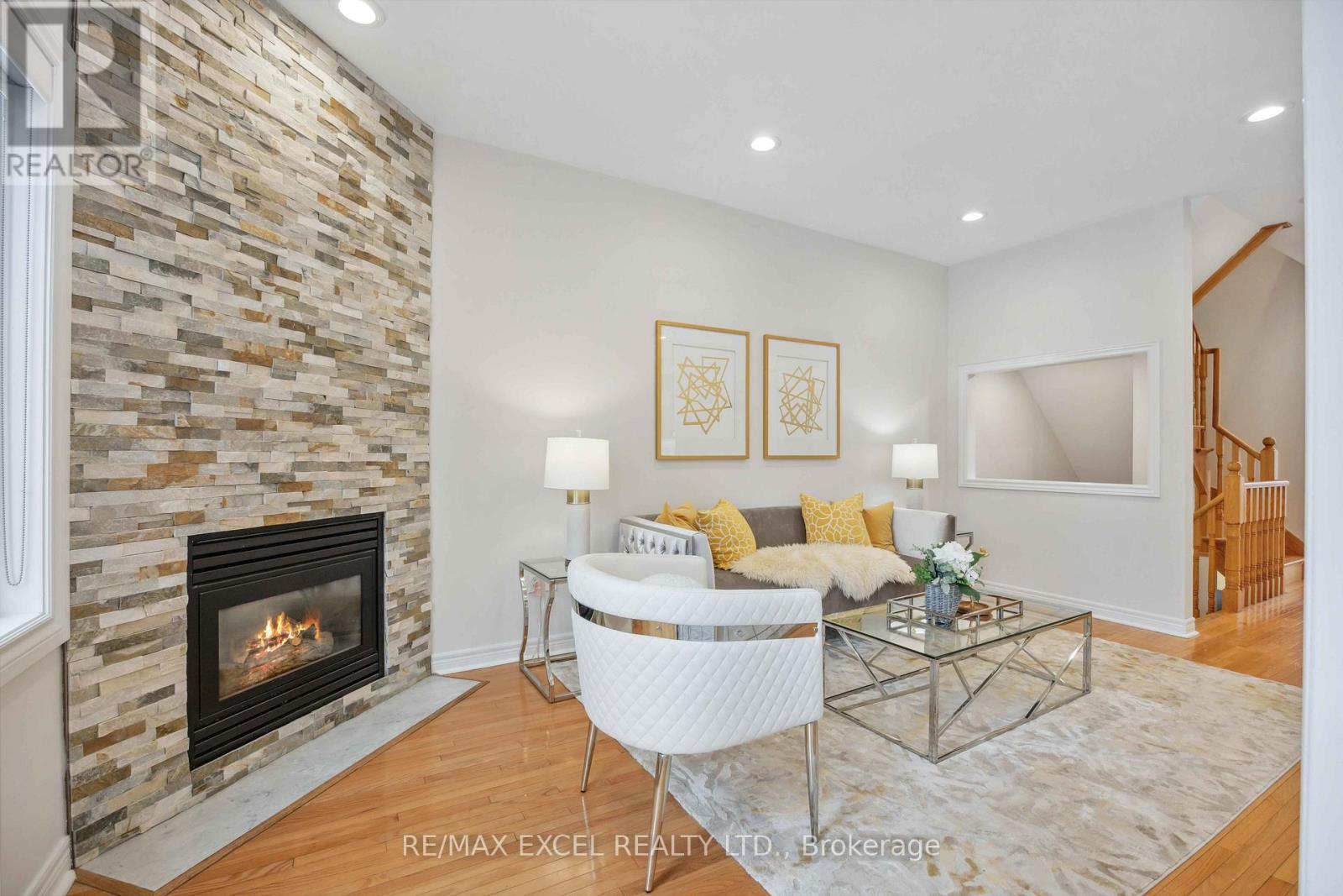 












66 - 255 SHAFTSBURY AVENUE

,
Richmond Hill (Westbrook),




Ontario
L4C0L9

