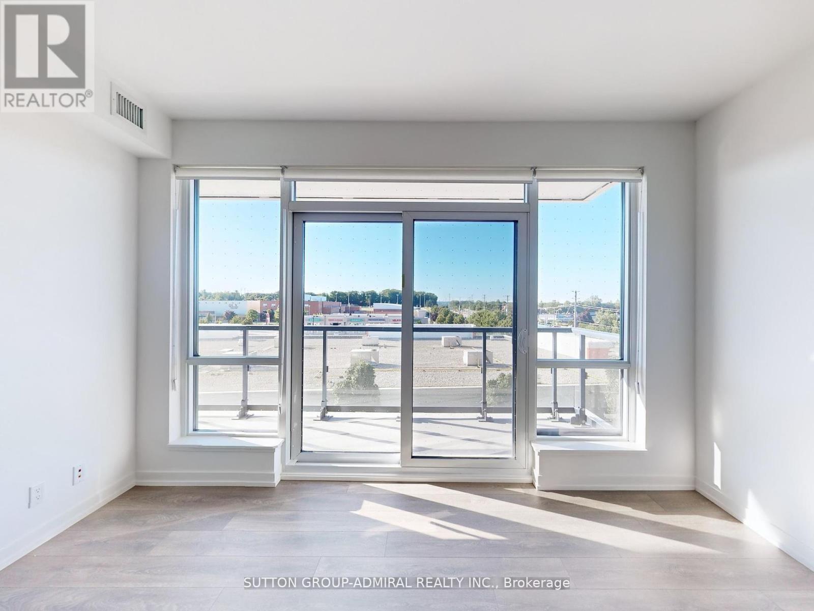 












403 - 7950 BATHURST STREET

,
Vaughan (Beverley Glen),




Ontario
L4J0L4

