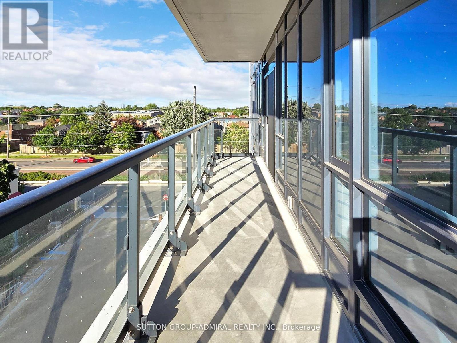 












403 - 7950 BATHURST STREET

,
Vaughan (Beverley Glen),




Ontario
L4J0L4

