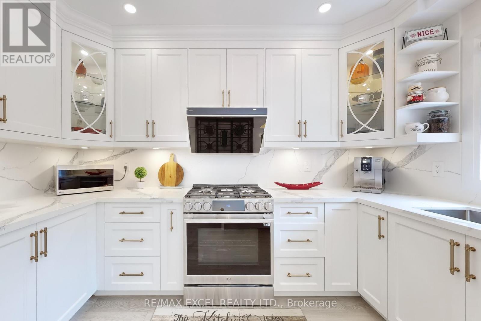 












469 GREIG CIRCLE

,
Newmarket (Gorham-College Manor),




Ontario
L3Y8S7

