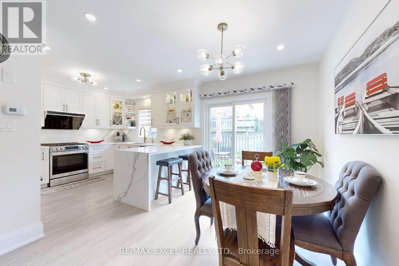 












469 GREIG CIRCLE

,
Newmarket (Gorham-College Manor),




Ontario
L3Y8S7

