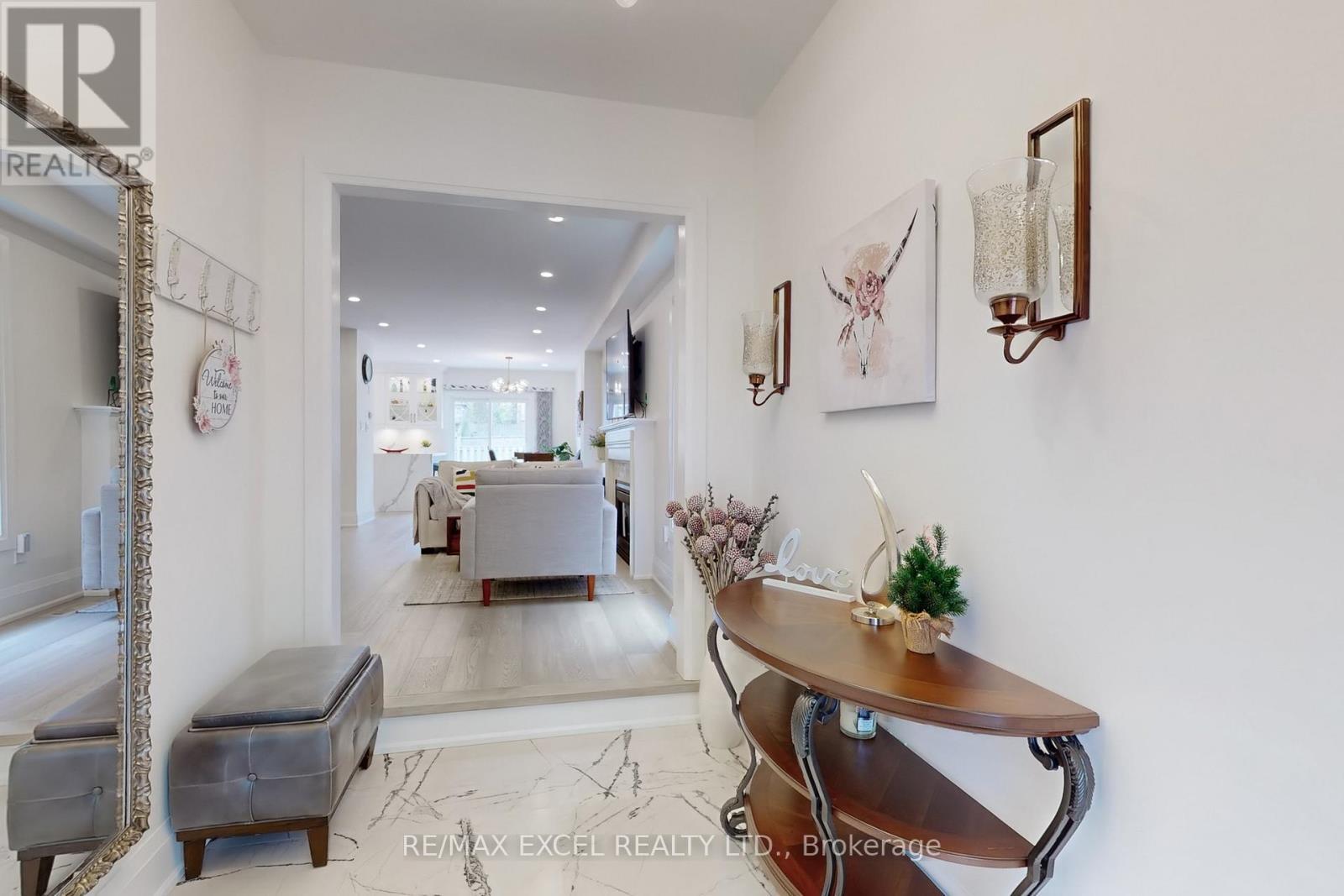












469 GREIG CIRCLE

,
Newmarket (Gorham-College Manor),




Ontario
L3Y8S7

