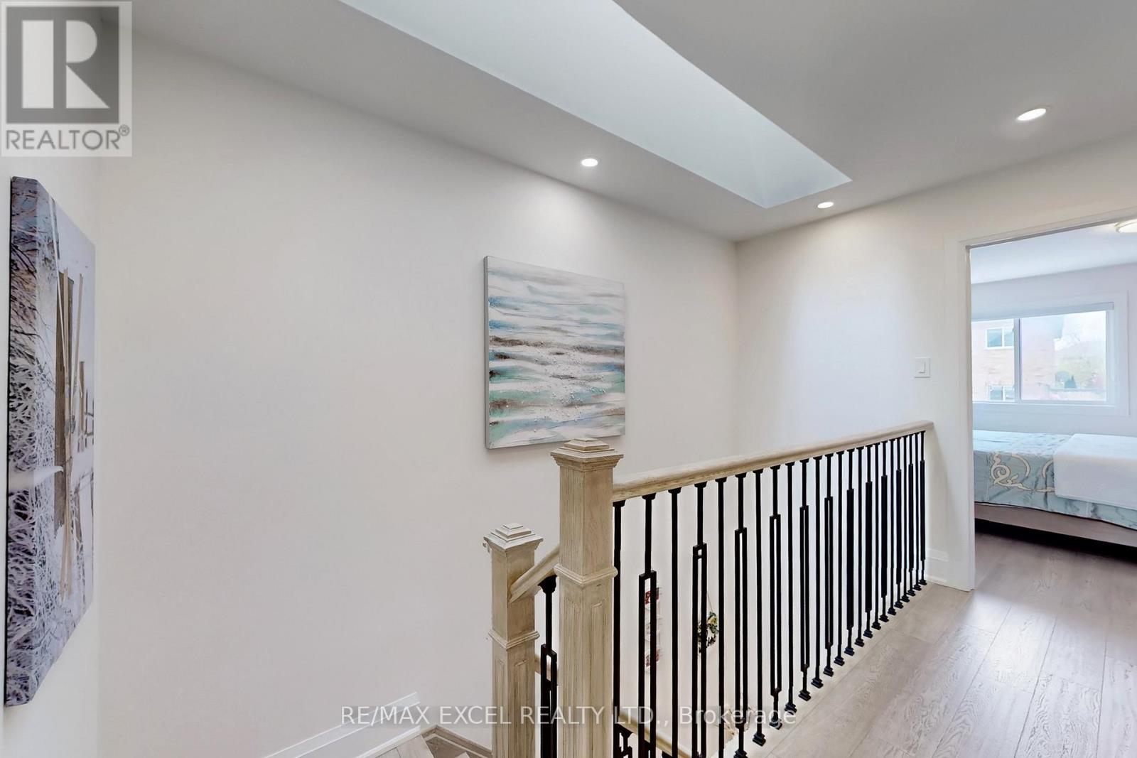 












469 GREIG CIRCLE

,
Newmarket (Gorham-College Manor),




Ontario
L3Y8S7

