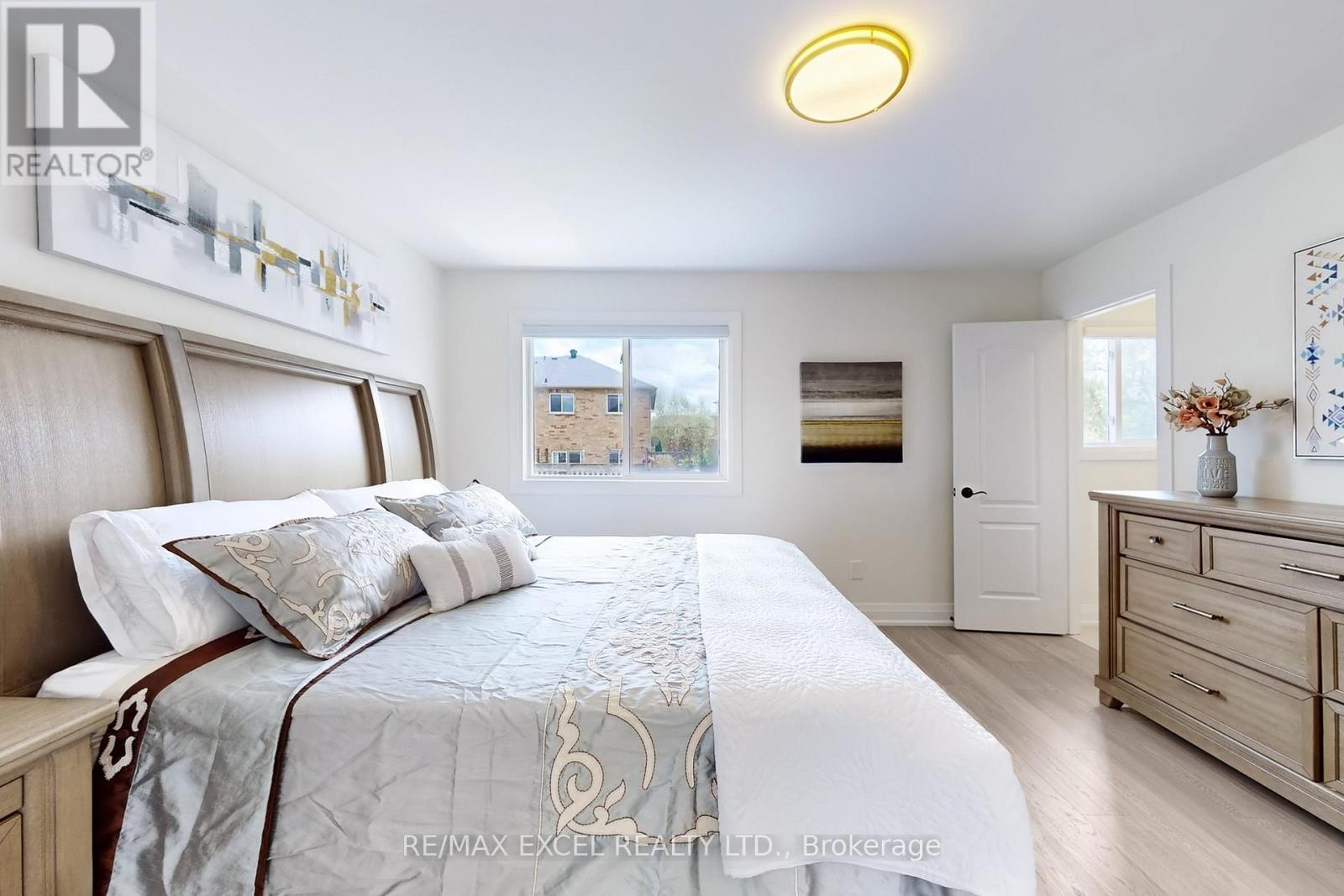 












469 GREIG CIRCLE

,
Newmarket (Gorham-College Manor),




Ontario
L3Y8S7

