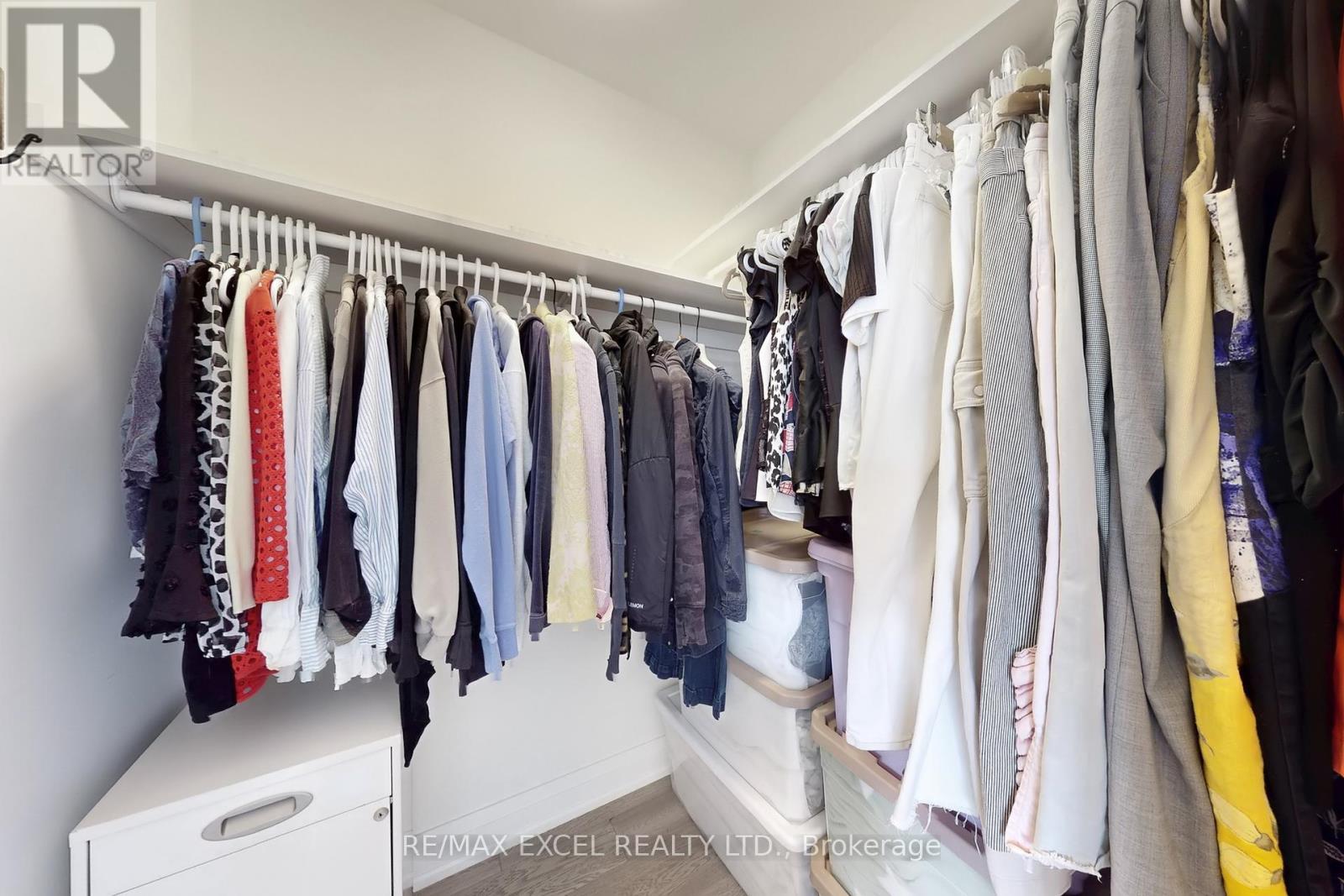 












469 GREIG CIRCLE

,
Newmarket (Gorham-College Manor),




Ontario
L3Y8S7

