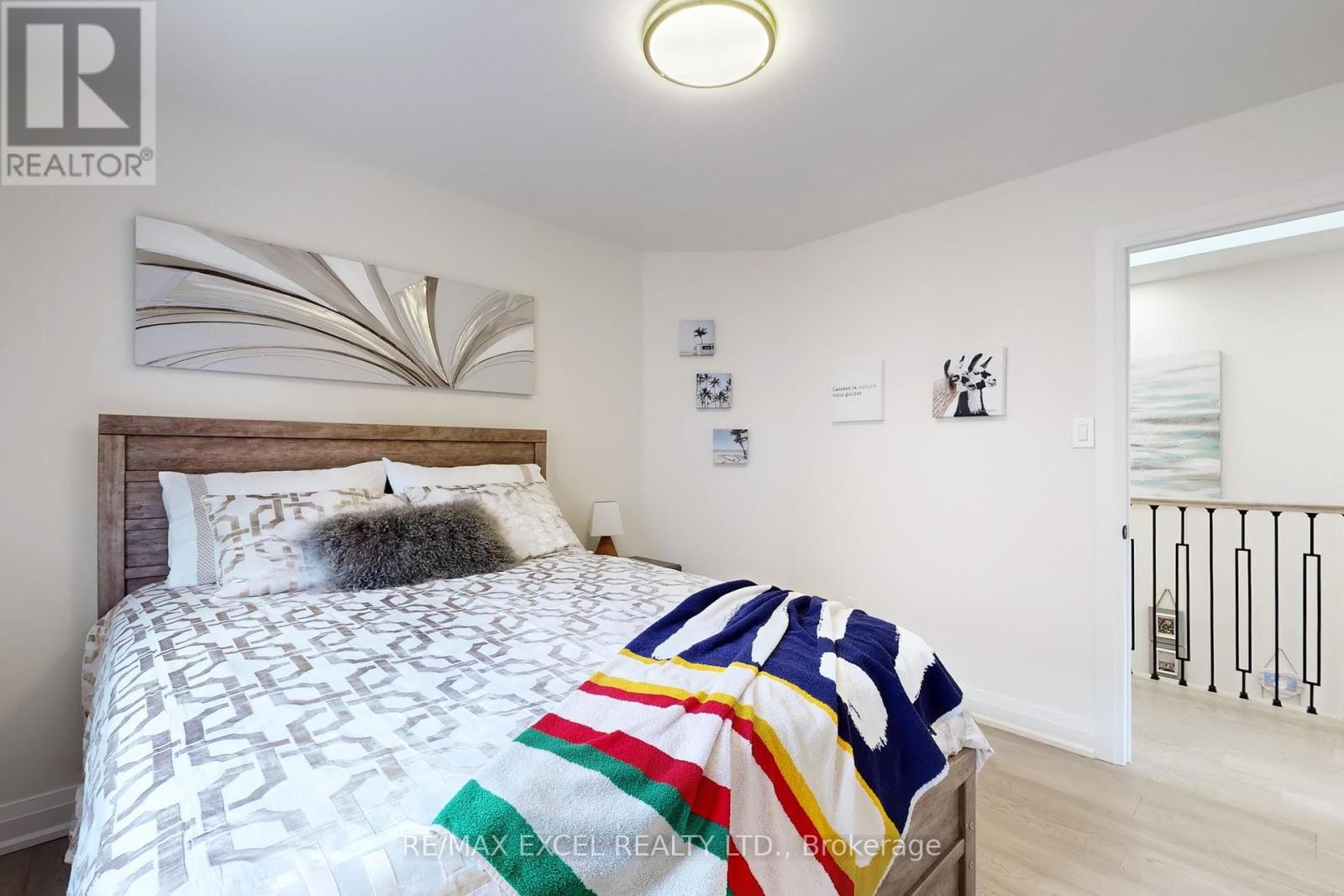 












469 GREIG CIRCLE

,
Newmarket (Gorham-College Manor),




Ontario
L3Y8S7

