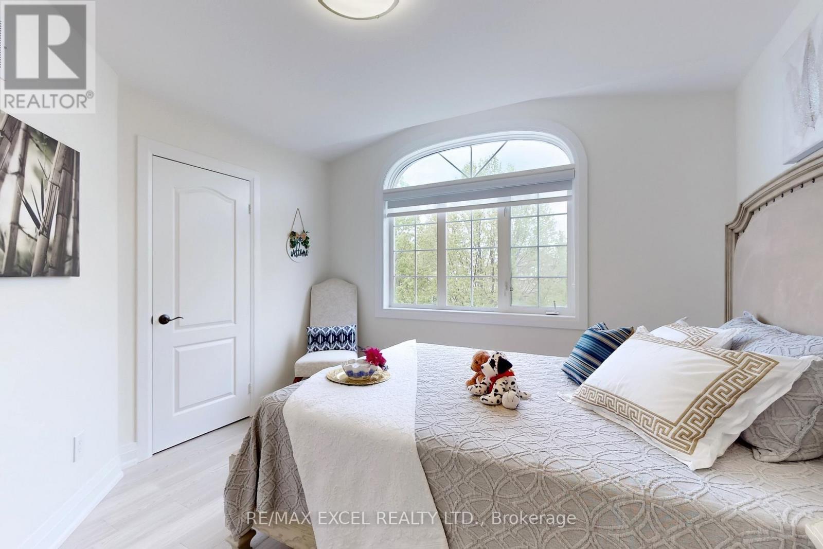 












469 GREIG CIRCLE

,
Newmarket (Gorham-College Manor),




Ontario
L3Y8S7

