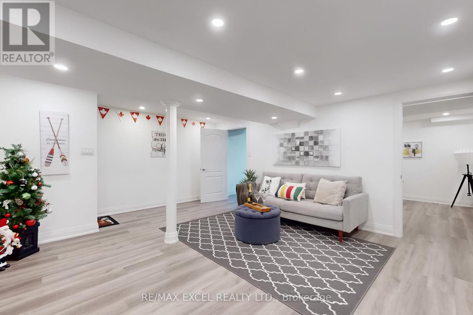 












469 GREIG CIRCLE

,
Newmarket (Gorham-College Manor),




Ontario
L3Y8S7

