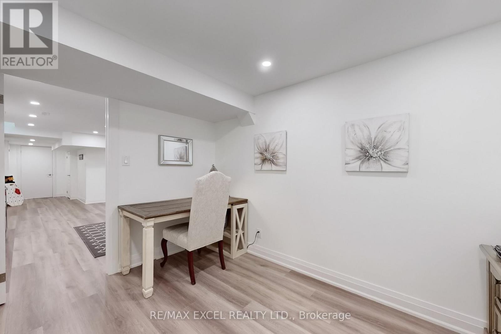 












469 GREIG CIRCLE

,
Newmarket (Gorham-College Manor),




Ontario
L3Y8S7

