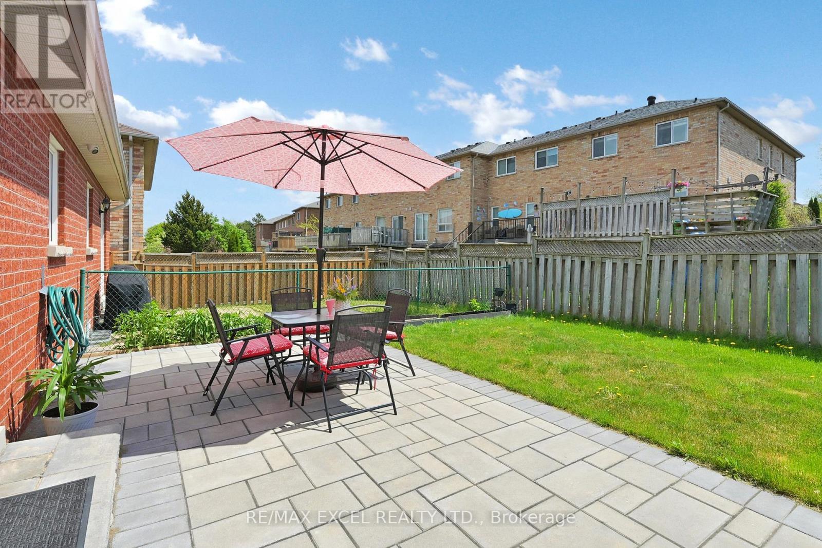 












469 GREIG CIRCLE

,
Newmarket (Gorham-College Manor),




Ontario
L3Y8S7

