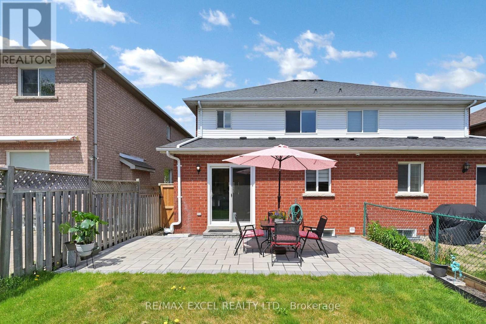 












469 GREIG CIRCLE

,
Newmarket (Gorham-College Manor),




Ontario
L3Y8S7

