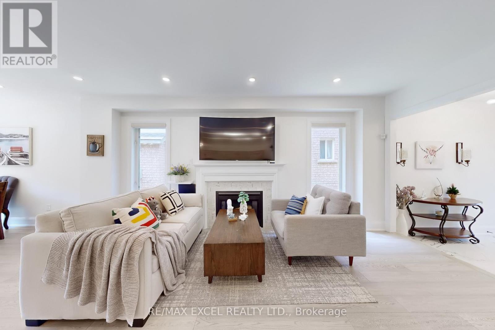 












469 GREIG CIRCLE

,
Newmarket (Gorham-College Manor),




Ontario
L3Y8S7


