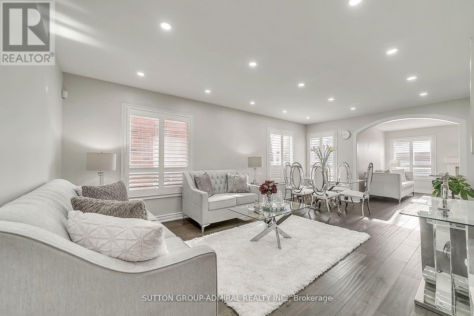 












29 ALOE AVENUE

,
Richmond Hill (Oak Ridges Lake Wilcox),




Ontario
L4E4M8

