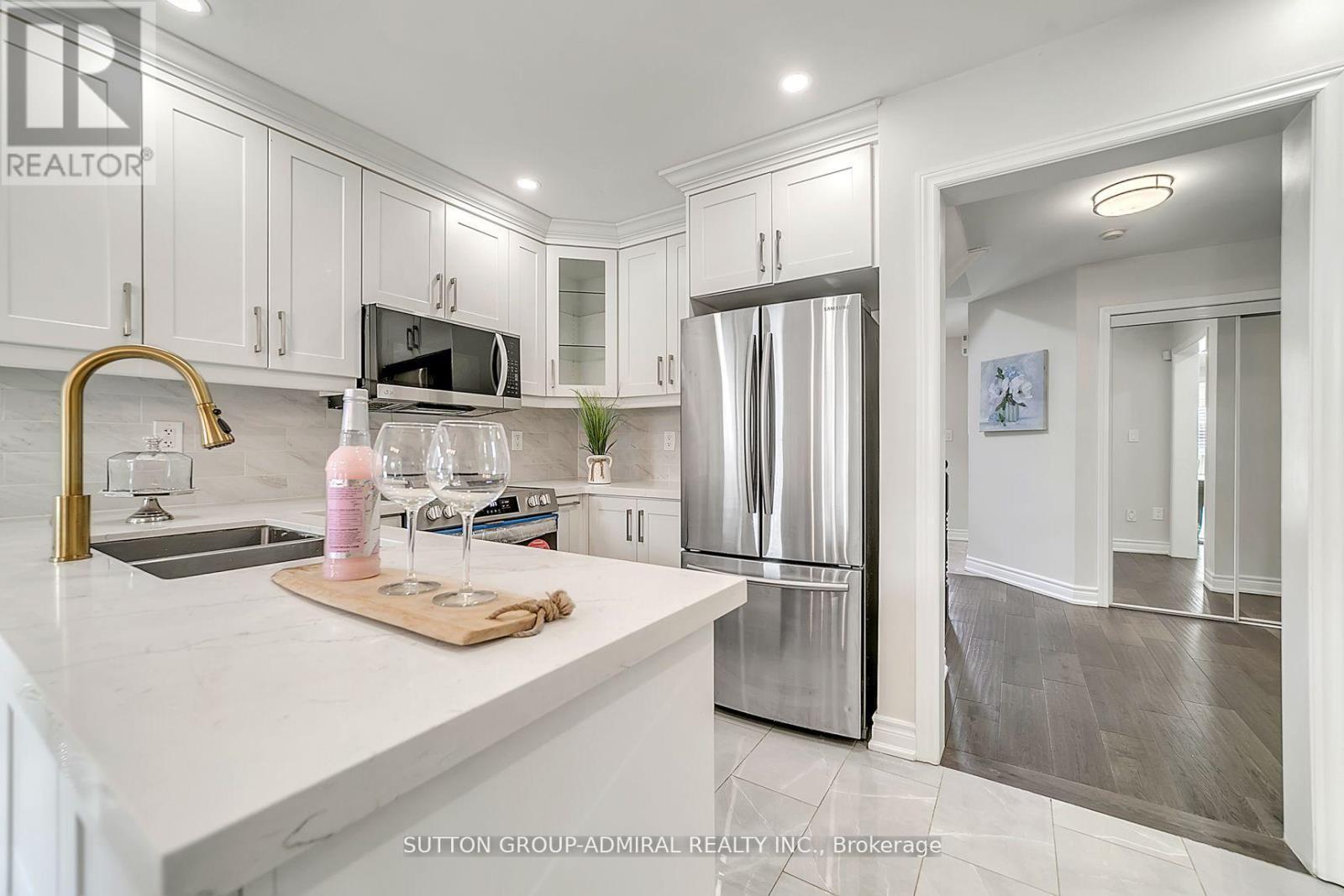 












29 ALOE AVENUE

,
Richmond Hill (Oak Ridges Lake Wilcox),




Ontario
L4E4M8

