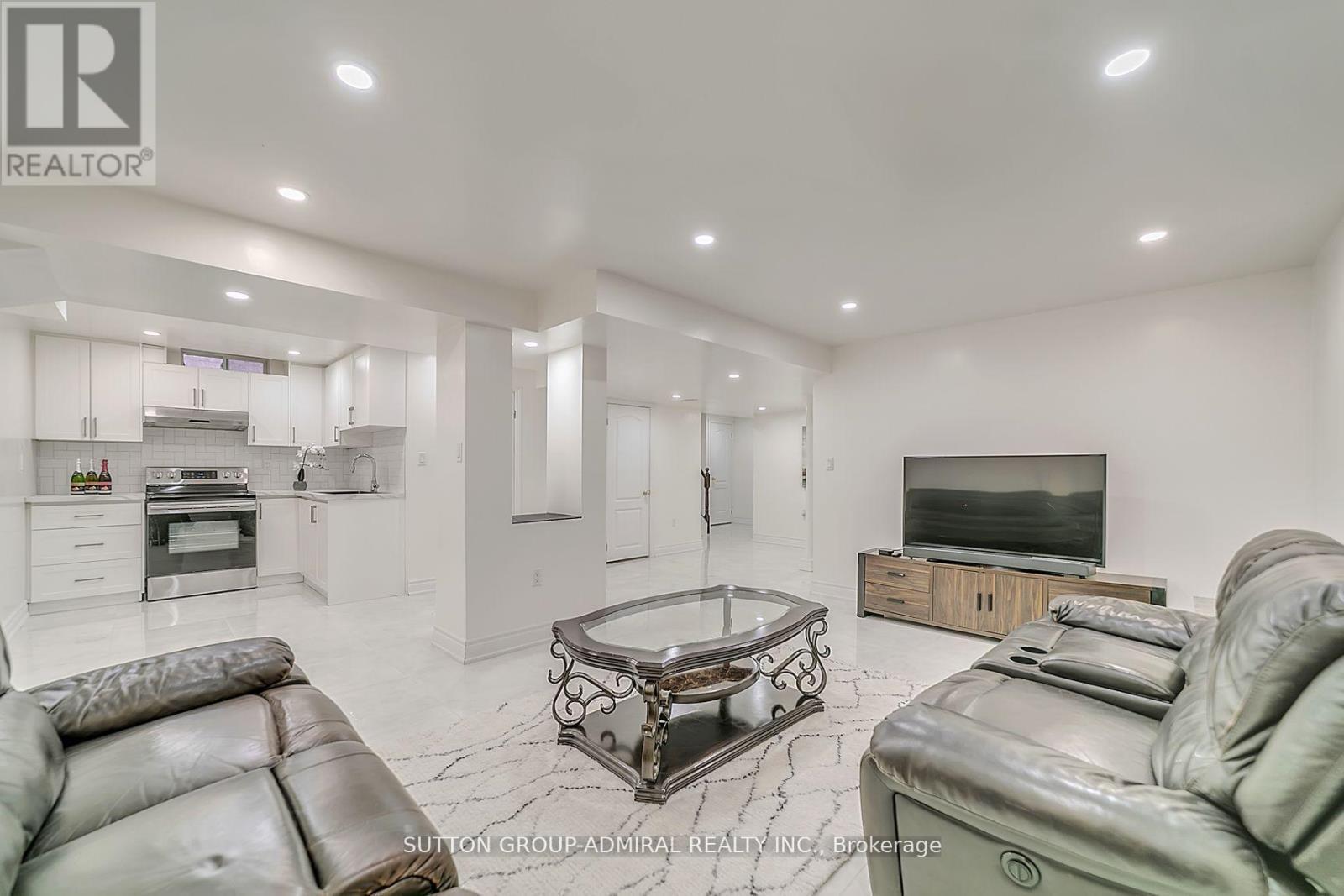 












29 ALOE AVENUE

,
Richmond Hill (Oak Ridges Lake Wilcox),




Ontario
L4E4M8

