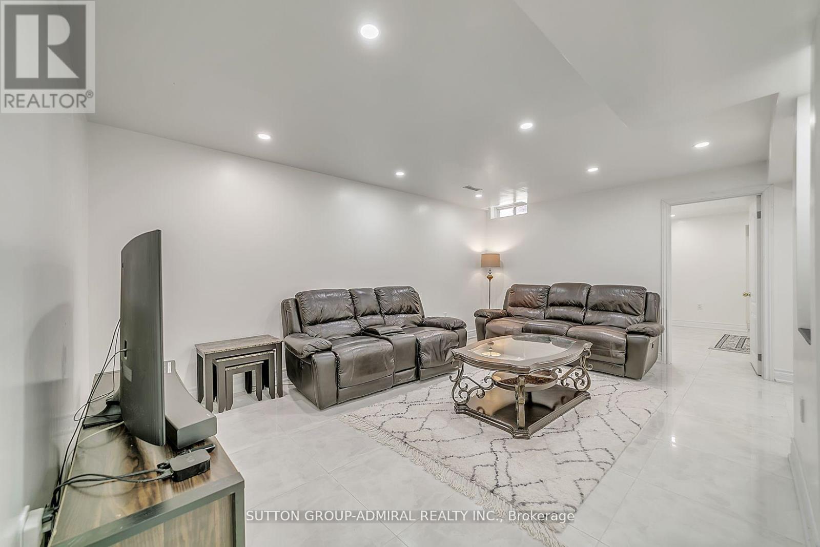 












29 ALOE AVENUE

,
Richmond Hill (Oak Ridges Lake Wilcox),




Ontario
L4E4M8

