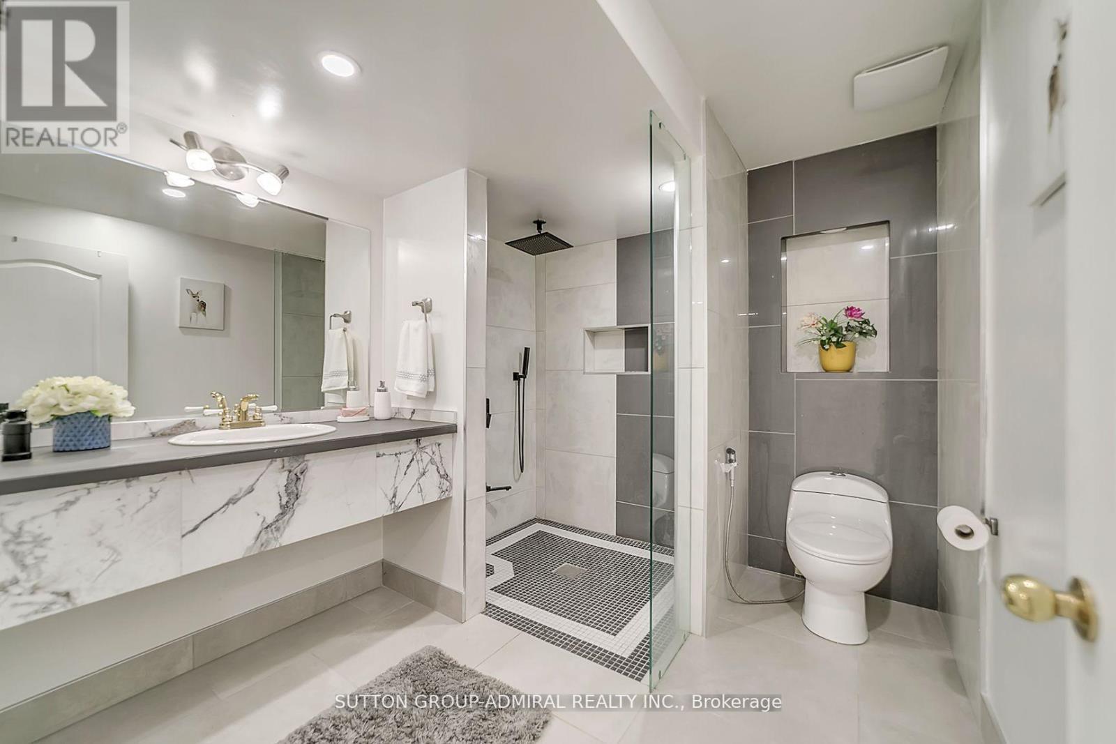 












29 ALOE AVENUE

,
Richmond Hill (Oak Ridges Lake Wilcox),




Ontario
L4E4M8

