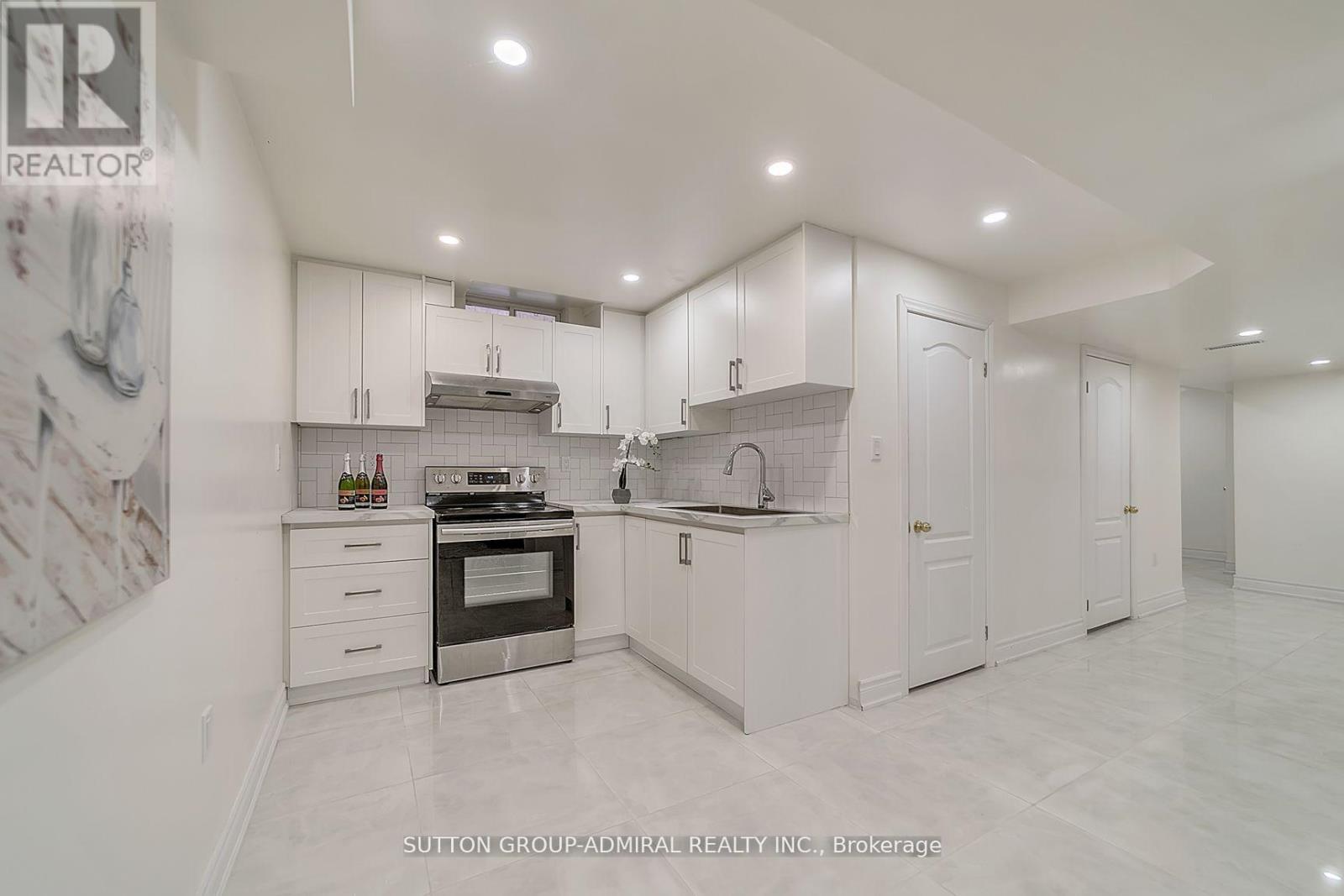 












29 ALOE AVENUE

,
Richmond Hill (Oak Ridges Lake Wilcox),




Ontario
L4E4M8

