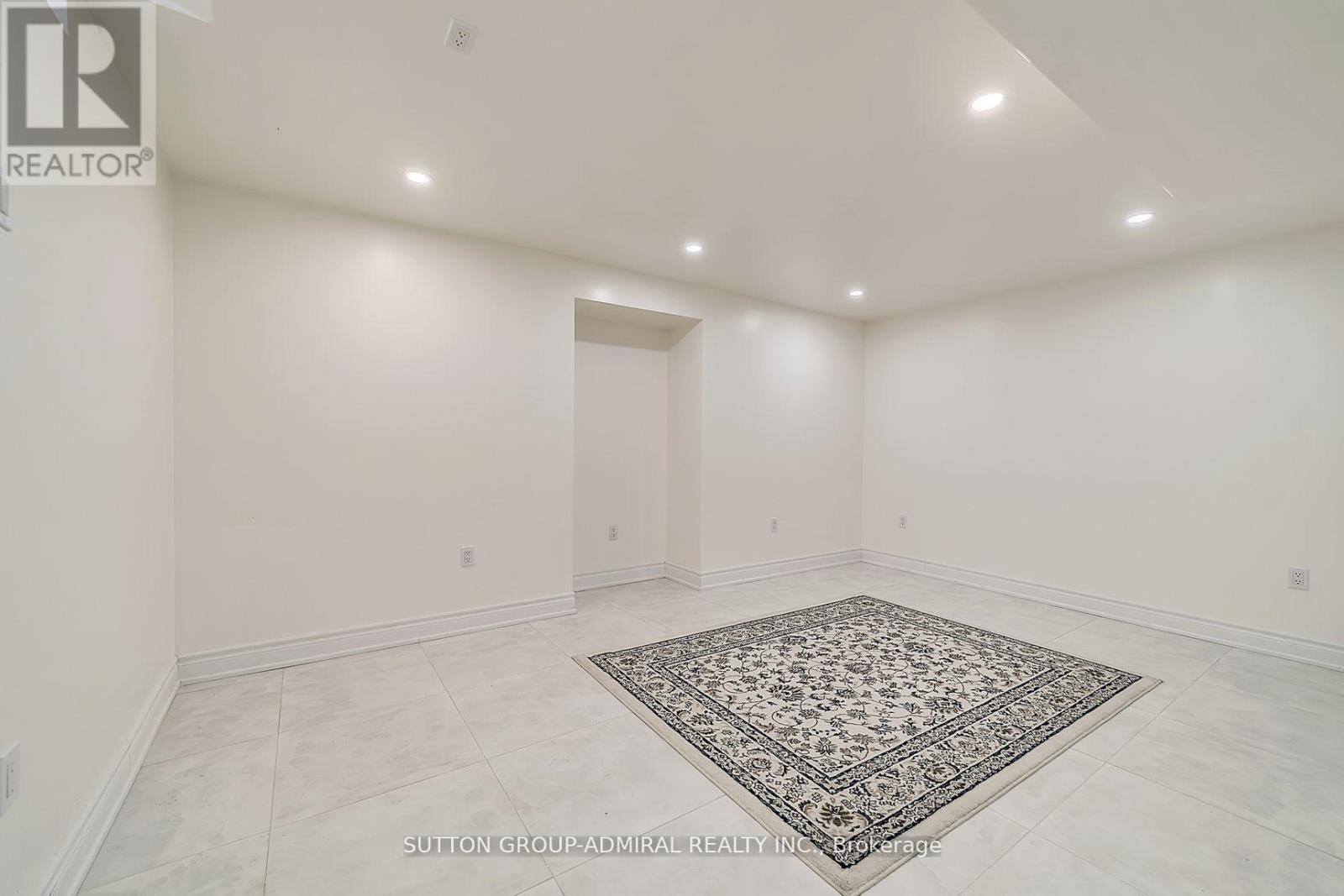 












29 ALOE AVENUE

,
Richmond Hill (Oak Ridges Lake Wilcox),




Ontario
L4E4M8

