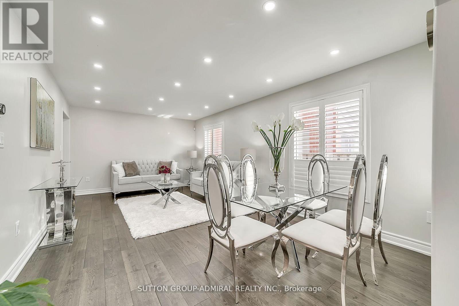 












29 ALOE AVENUE

,
Richmond Hill (Oak Ridges Lake Wilcox),




Ontario
L4E4M8

