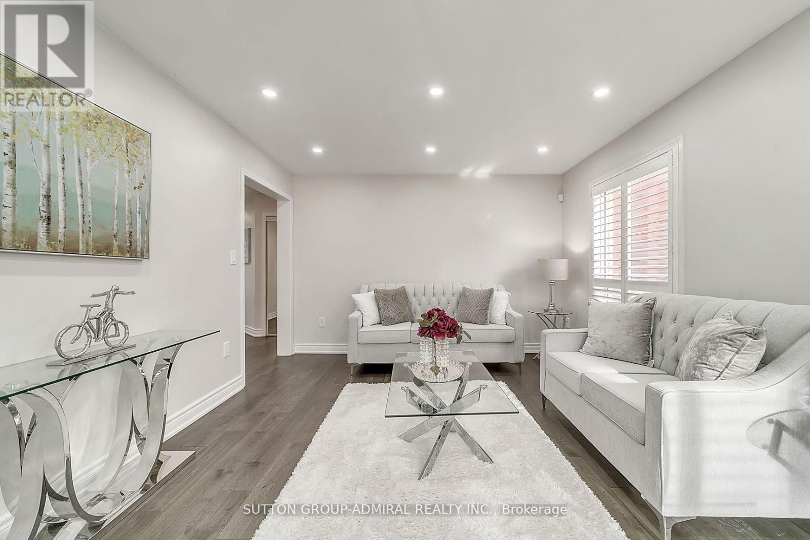 












29 ALOE AVENUE

,
Richmond Hill (Oak Ridges Lake Wilcox),




Ontario
L4E4M8

