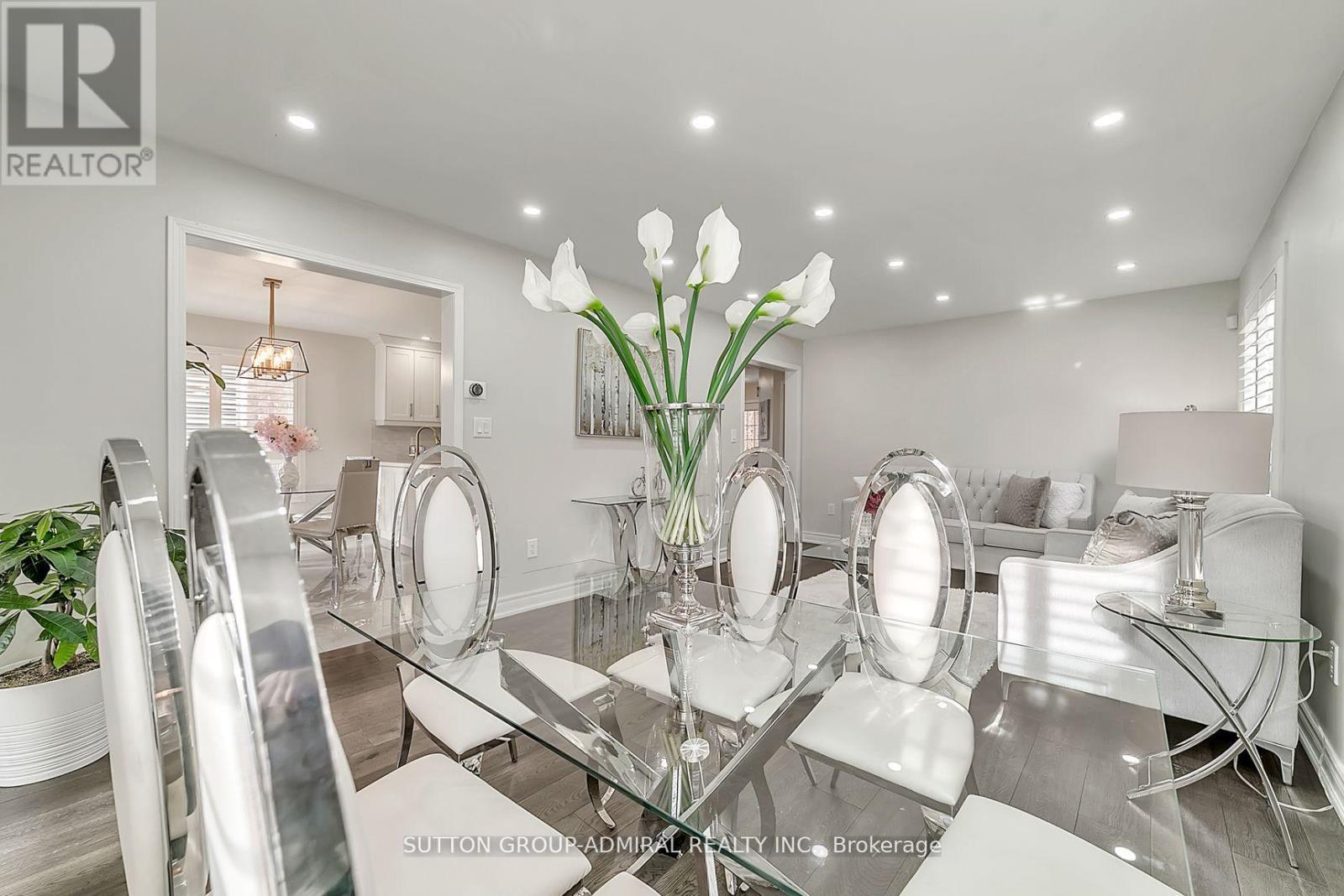 












29 ALOE AVENUE

,
Richmond Hill (Oak Ridges Lake Wilcox),




Ontario
L4E4M8

