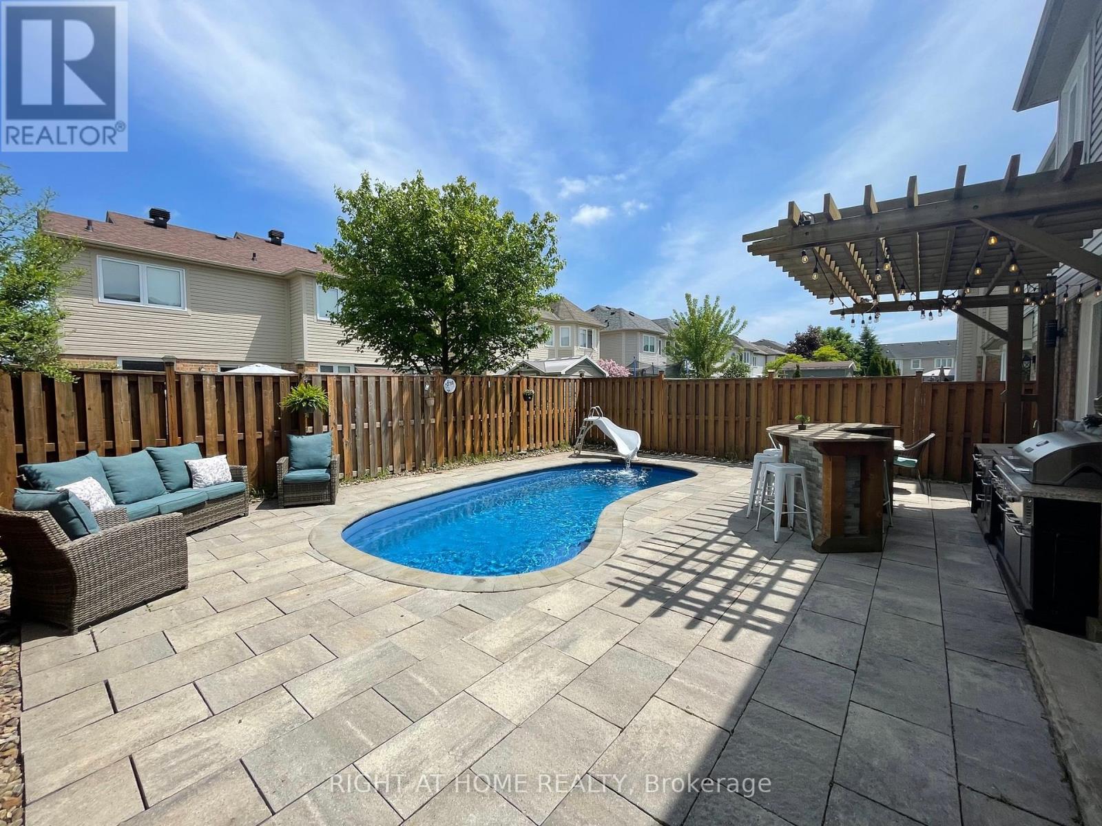 












58 DUNNING DRIVE

,
New Tecumseth (Alliston),




Ontario
L9R0B5

