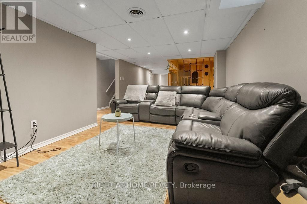 












58 DUNNING DRIVE

,
New Tecumseth (Alliston),




Ontario
L9R0B5

