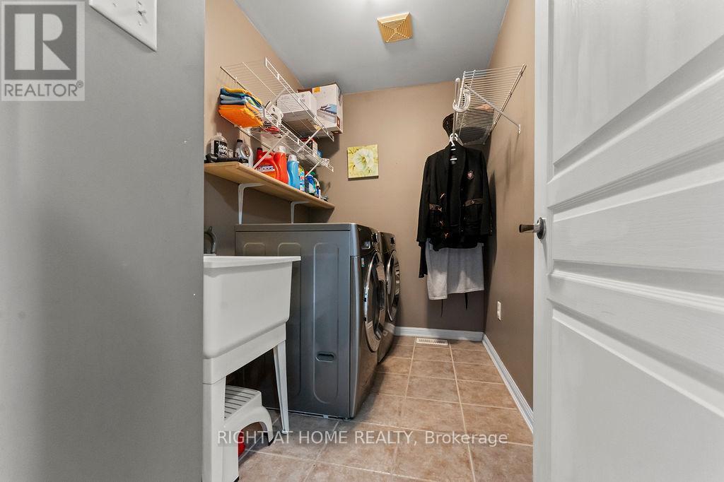 












58 DUNNING DRIVE

,
New Tecumseth (Alliston),




Ontario
L9R0B5

