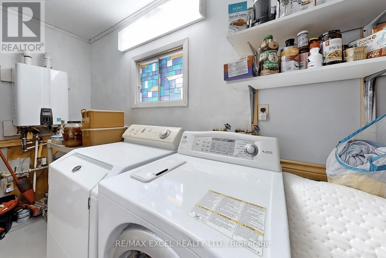 












1 HOPECLIFF LANE

,
Georgina (Sutton & Jackson's Point),




Ontario
L0E1R0


