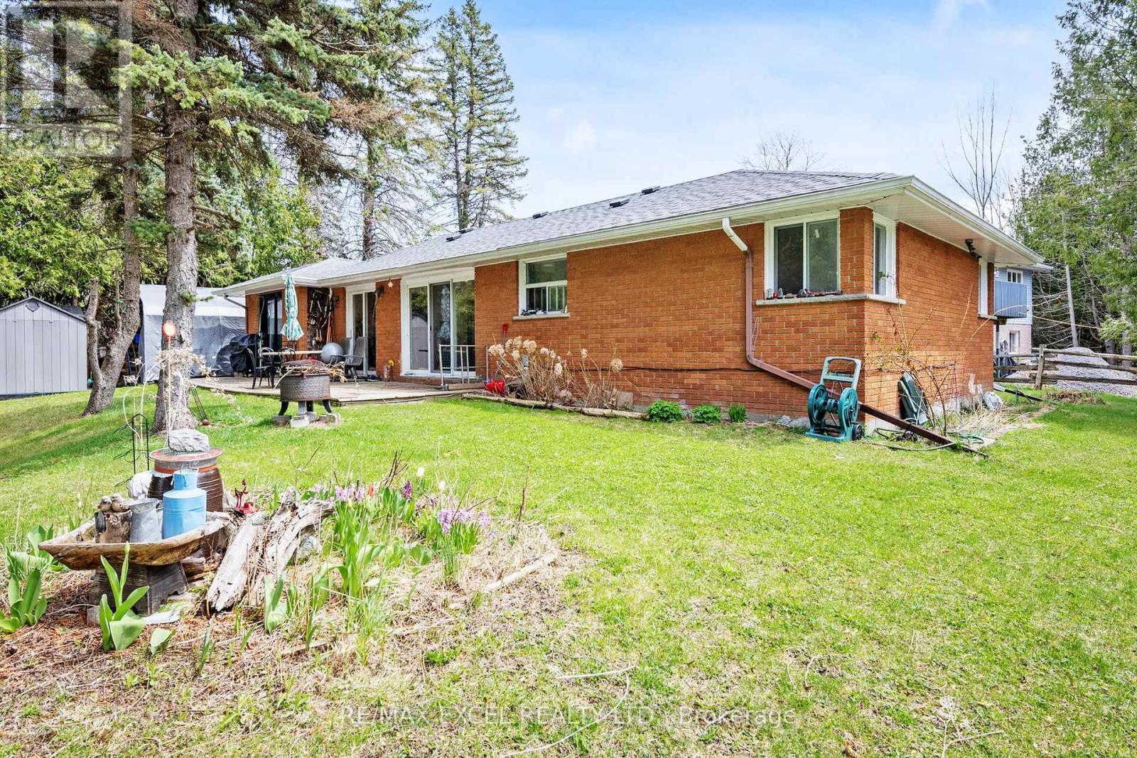 












1 HOPECLIFF LANE

,
Georgina (Sutton & Jackson's Point),




Ontario
L0E1R0

