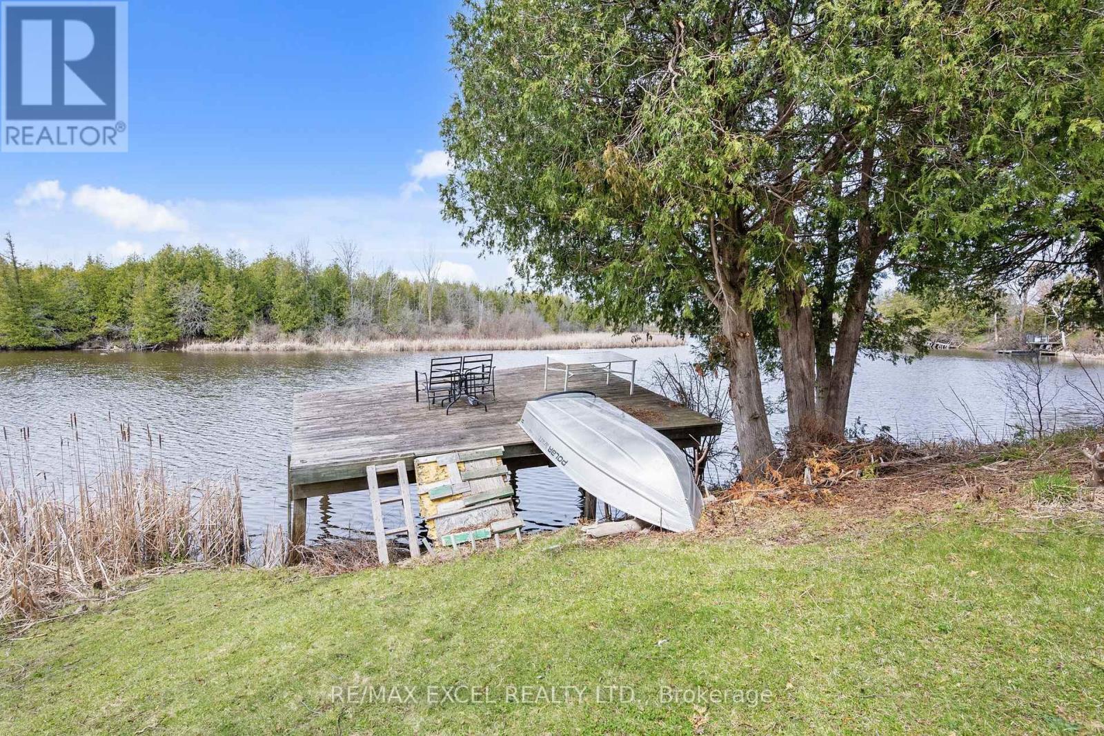 












1 HOPECLIFF LANE

,
Georgina (Sutton & Jackson's Point),




Ontario
L0E1R0

