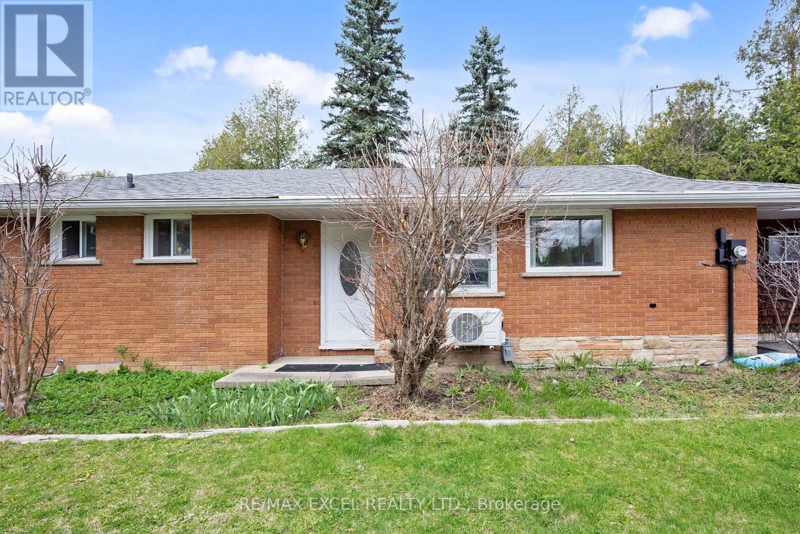 












1 HOPECLIFF LANE

,
Georgina (Sutton & Jackson's Point),




Ontario
L0E1R0

