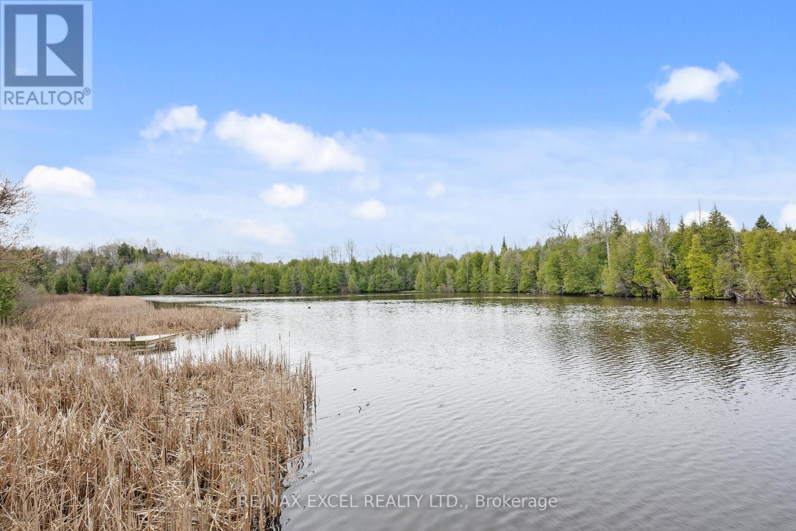 












1 HOPECLIFF LANE

,
Georgina (Sutton & Jackson's Point),




Ontario
L0E1R0

