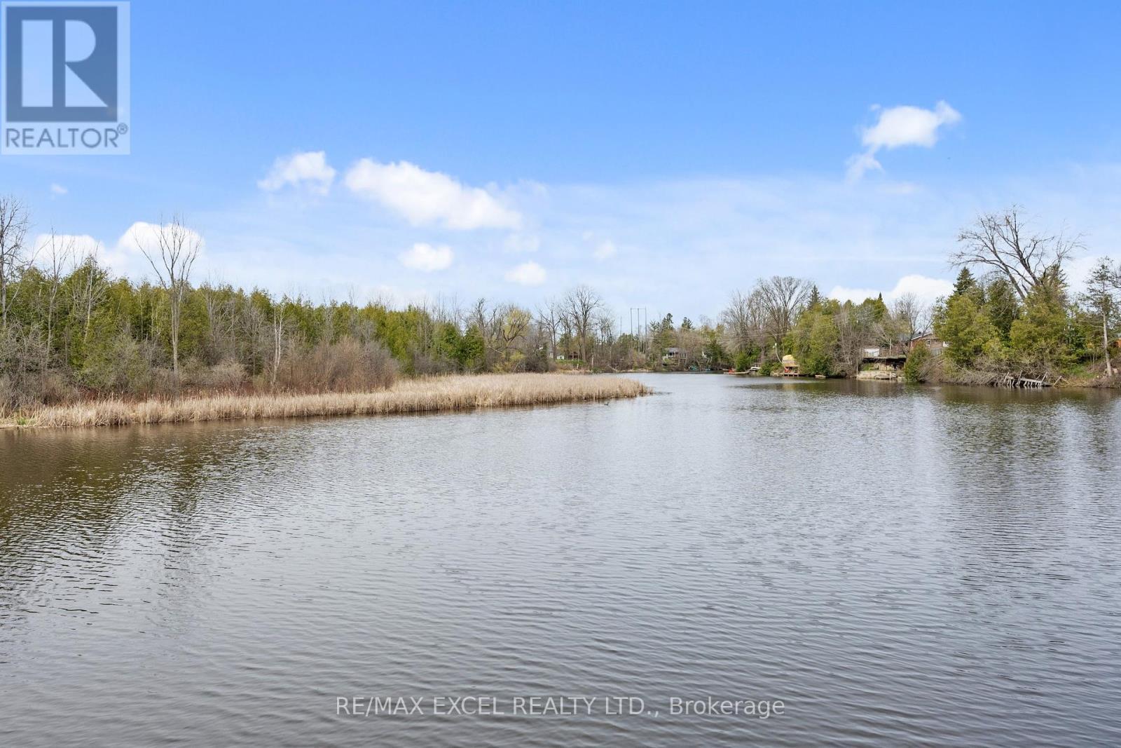 












1 HOPECLIFF LANE

,
Georgina (Sutton & Jackson's Point),




Ontario
L0E1R0

