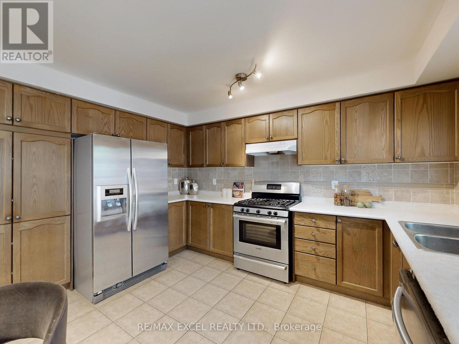












67 DUFFIN DRIVE

,
Whitchurch-Stouffville (Stouffville),




Ontario
L4A0R6

