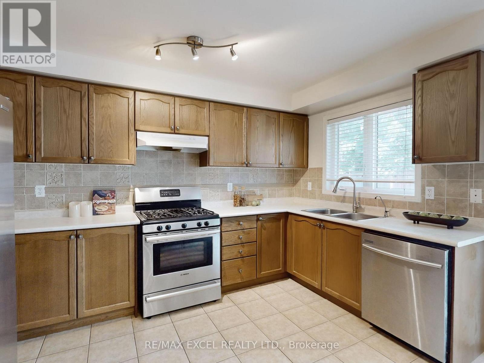 












67 DUFFIN DRIVE

,
Whitchurch-Stouffville (Stouffville),




Ontario
L4A0R6

