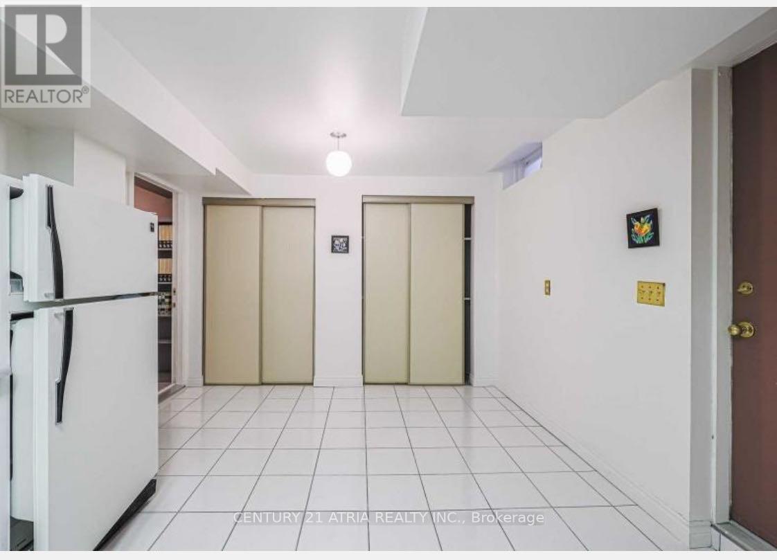 












BSMT - 45 MARCUS CRESCENT

,
Markham (Raymerville),




Ontario
L3P7A5

